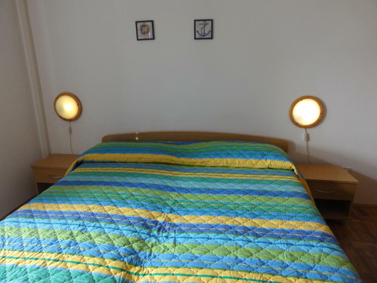 Nice And Cozy Apartment Ferry In Medulin Bagian luar foto