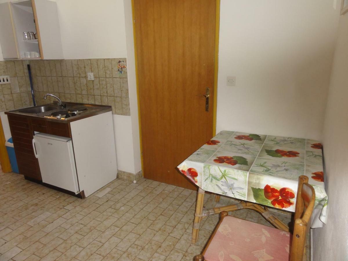 Nice And Cozy Apartment Ferry In Medulin Bagian luar foto