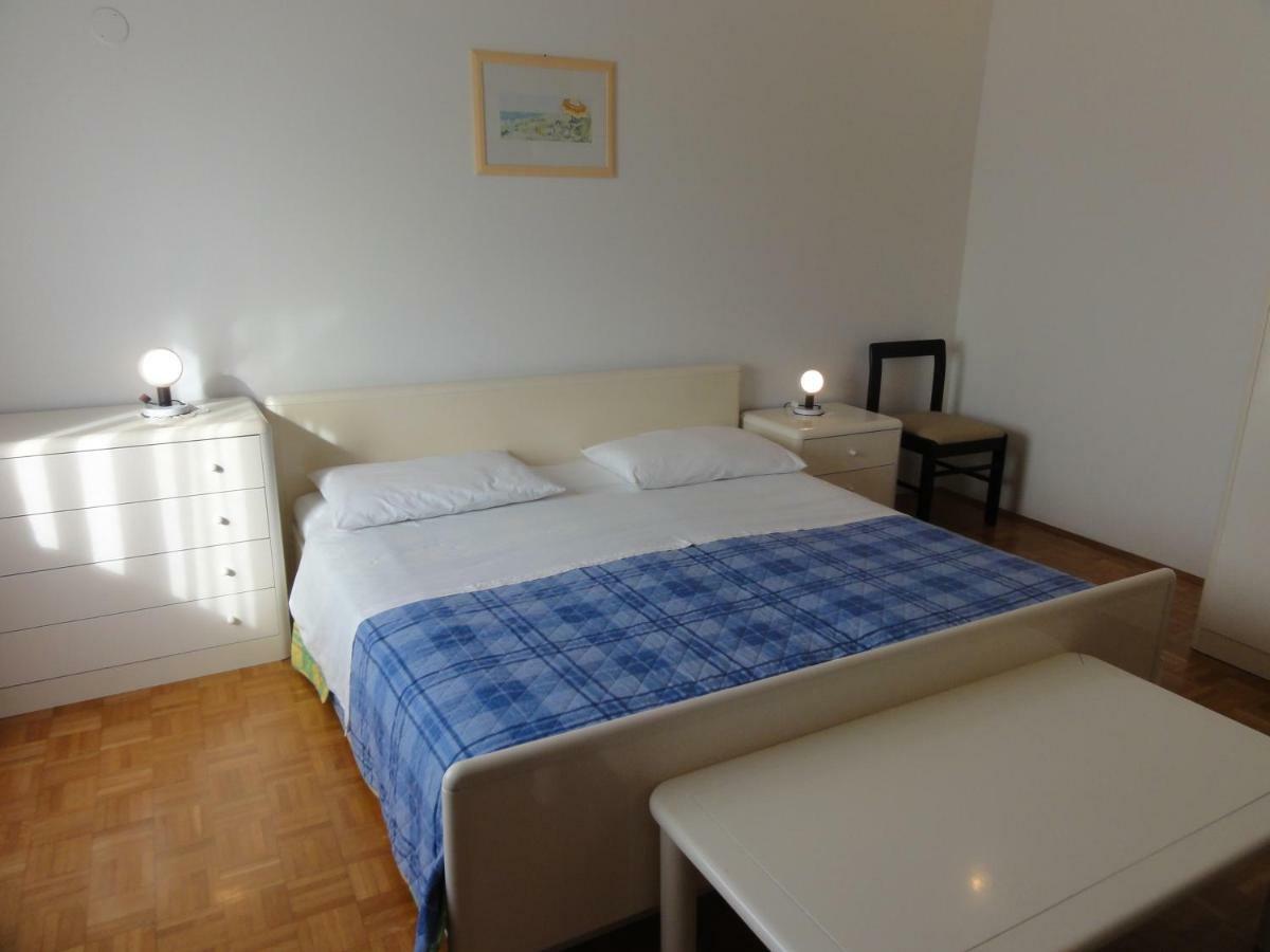 Nice And Cozy Apartment Ferry In Medulin Bagian luar foto