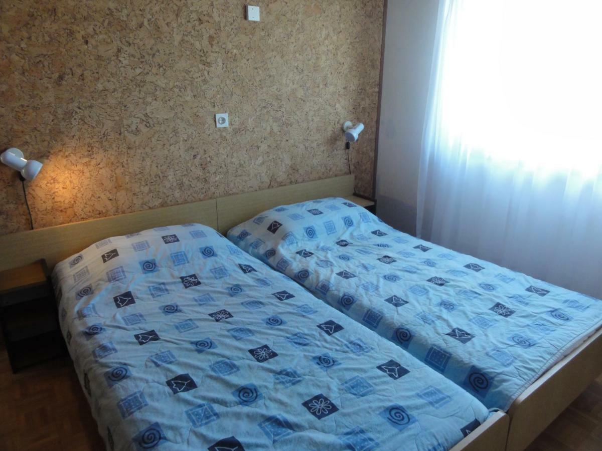 Nice And Cozy Apartment Ferry In Medulin Bagian luar foto