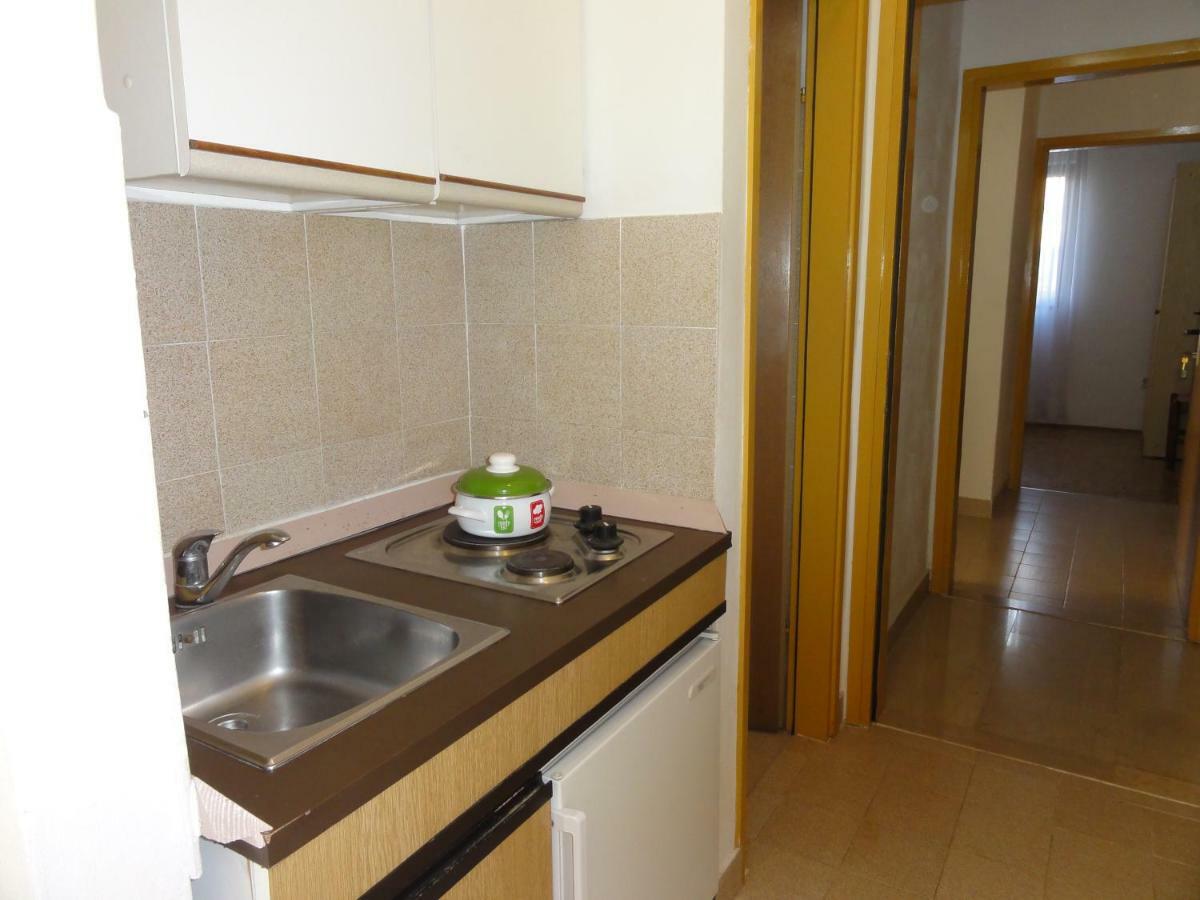 Nice And Cozy Apartment Ferry In Medulin Bagian luar foto
