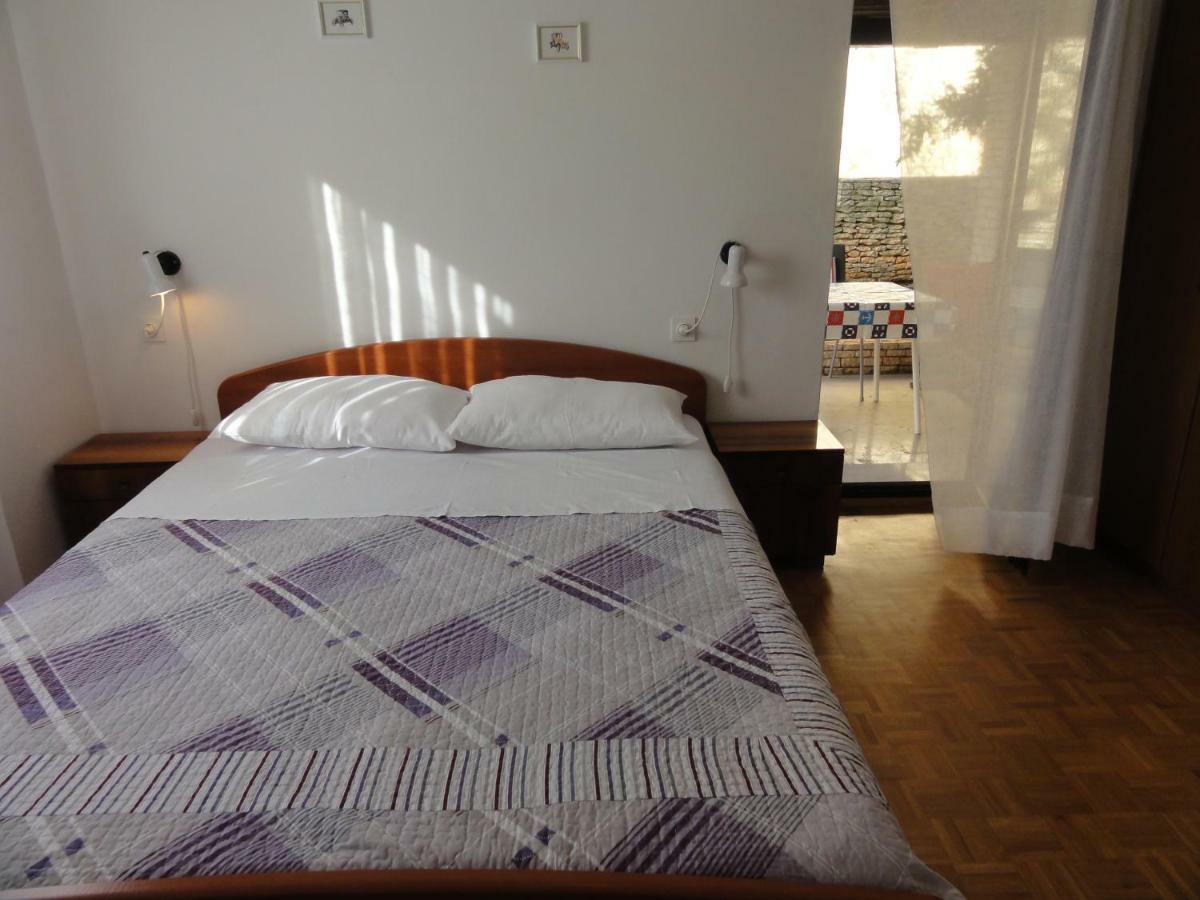 Nice And Cozy Apartment Ferry In Medulin Bagian luar foto