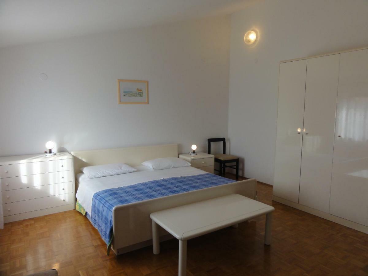 Nice And Cozy Apartment Ferry In Medulin Bagian luar foto