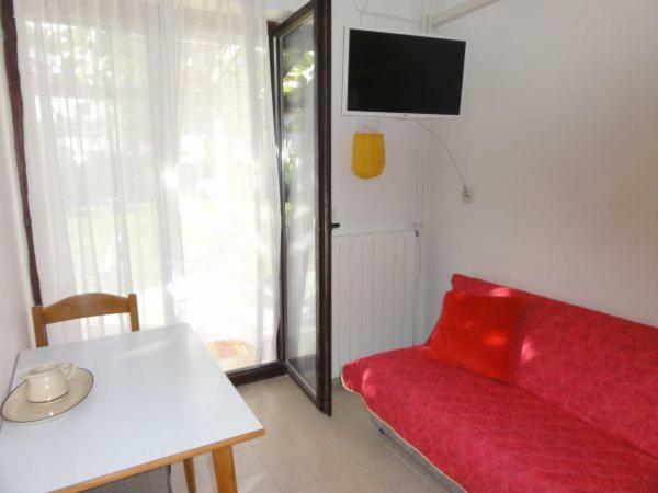 Nice And Cozy Apartment Ferry In Medulin Bagian luar foto